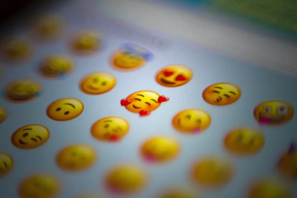 different-emotions-emojis