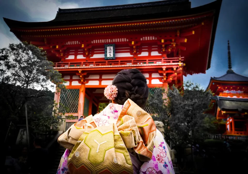 woman-wearing-japanese-dress-looking-temple